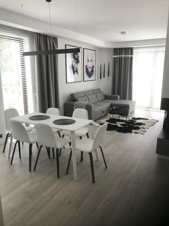 Apartament Baltica Z Ogrodkiem - W Ustronnym Miejscu Tuz Przy Plazy Rogowo  Buitenkant foto