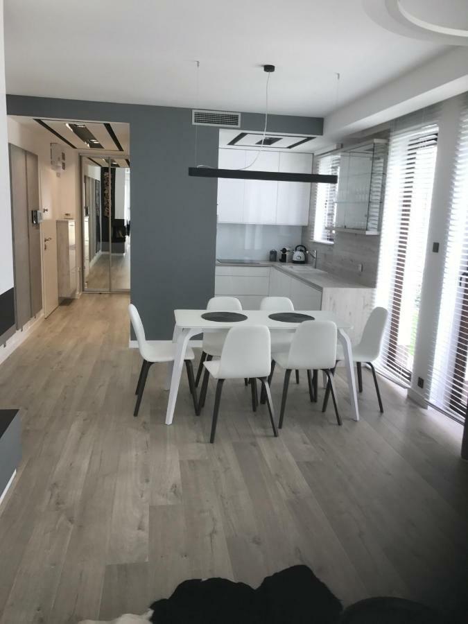 Apartament Baltica Z Ogrodkiem - W Ustronnym Miejscu Tuz Przy Plazy Rogowo  Buitenkant foto